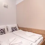 Patronka Apartments - Stylish Apartment With A Divided Sleeping Area